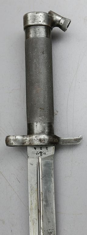 BAJONETTER, 2 st, en m/96, 1800-tal.