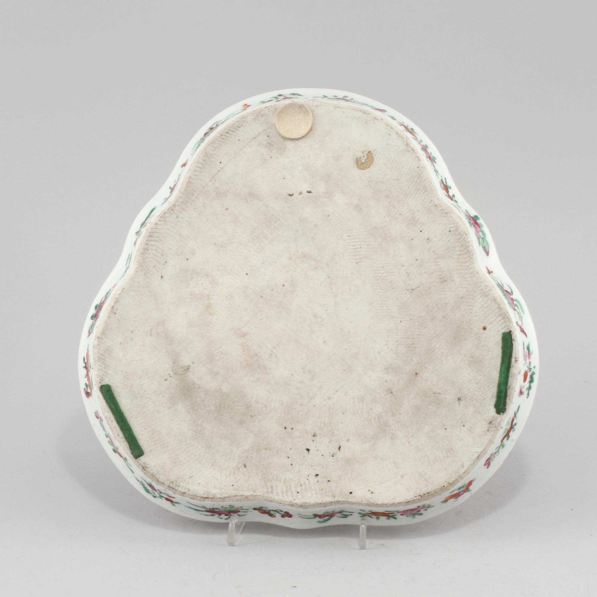 FAT, 2 st, porslin, Kanton, Kina, omkring sekelskiftet 1900.