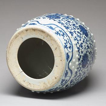 A pair of blue and white garden seats, Qing dynasty, 18th Century.