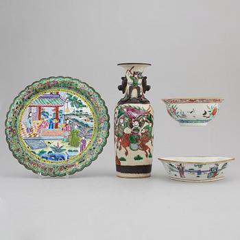 A group of four Chinese objects, Qing dynasty and China, 19th and 20th century.