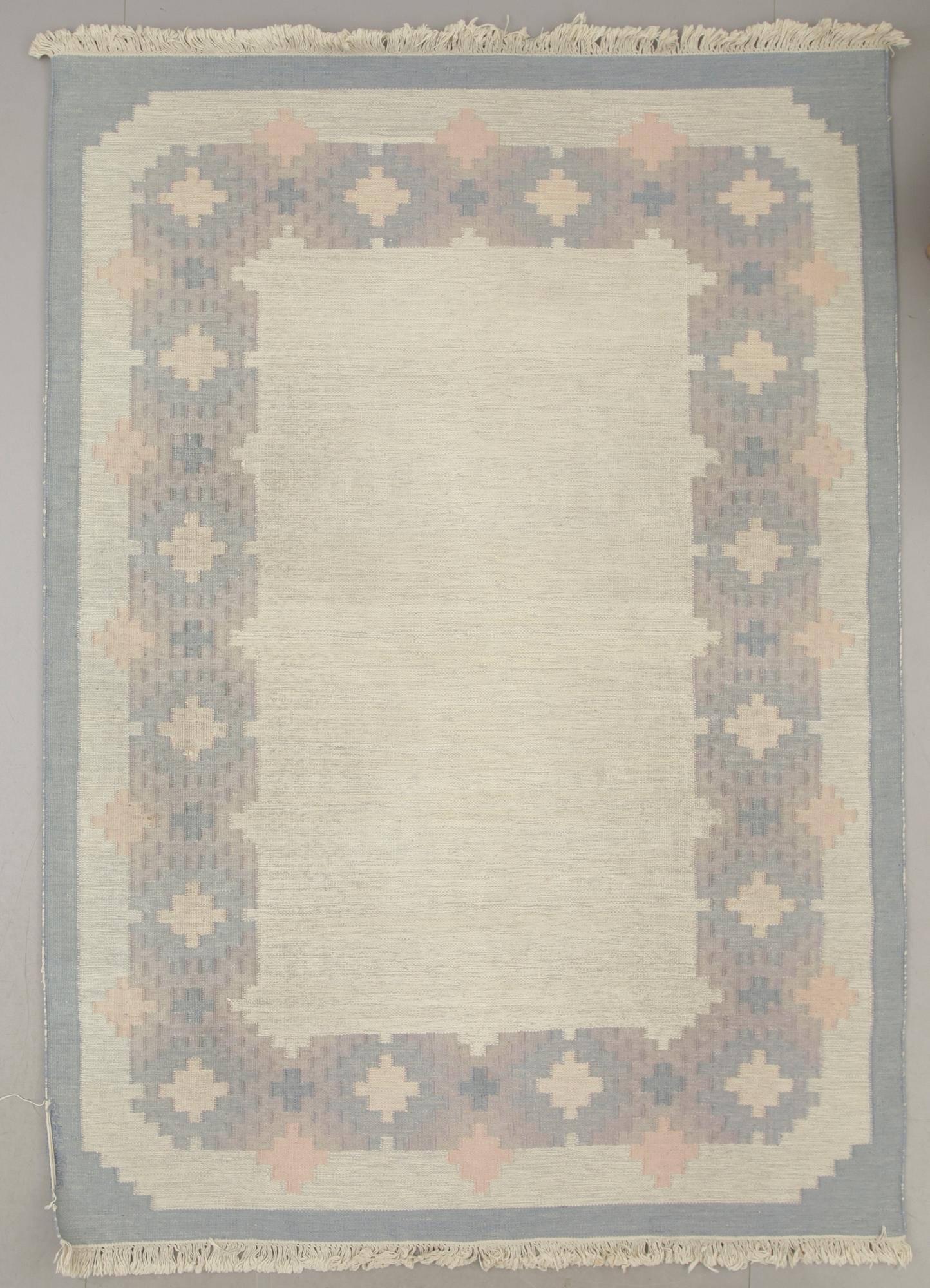 MATTA, rölakan, ca 288 x 207 cm.