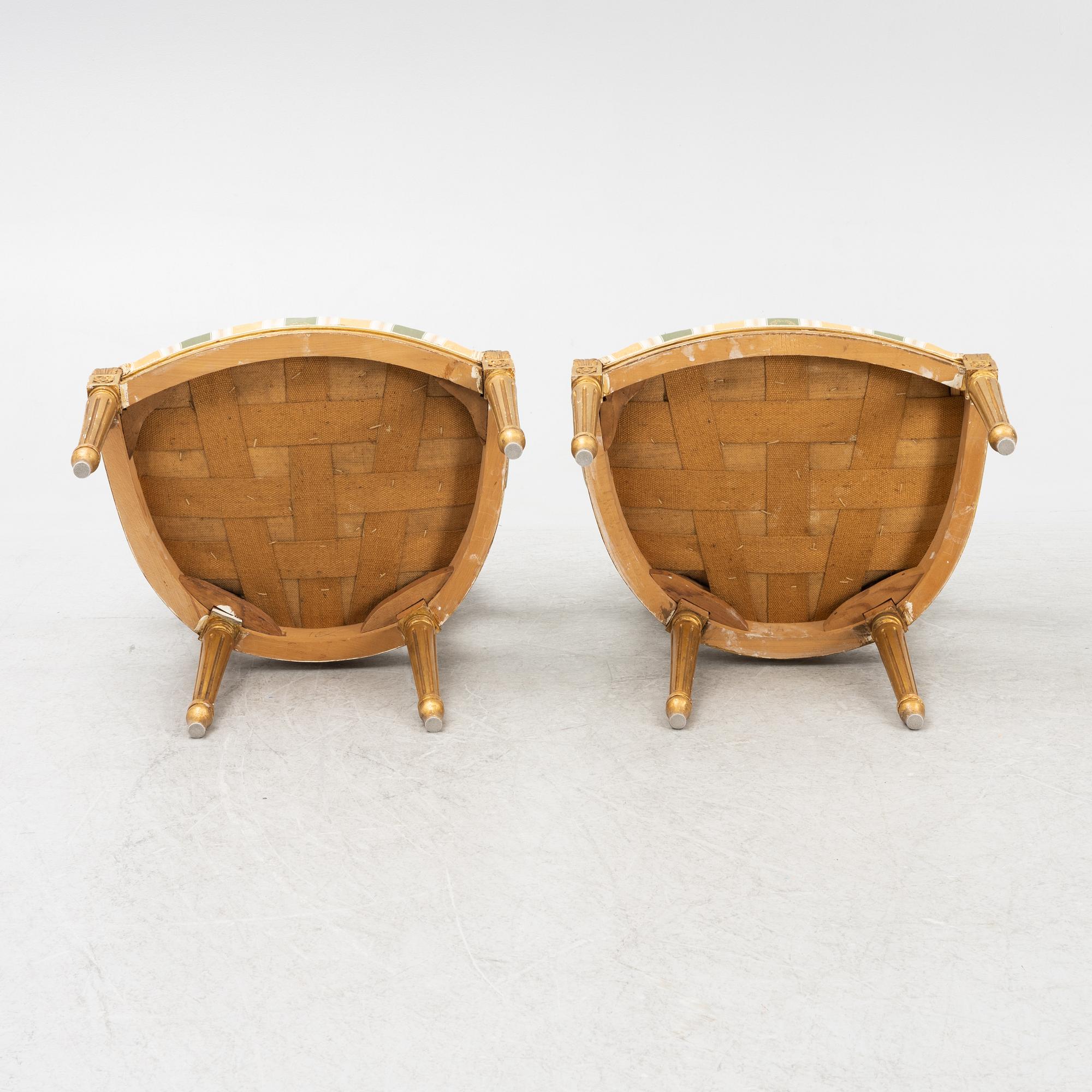 Karmstolar, ett par, gustaviansk stil, 1900-talets första hälft.