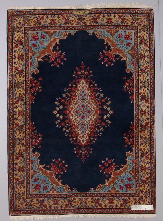 MATTA, orientalisk, ca 240 x 170 cm.