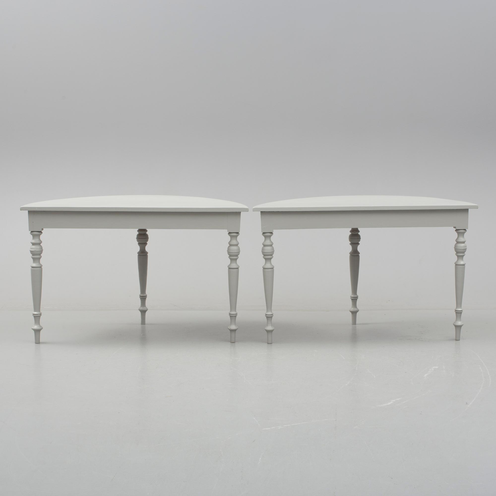 MÅNBORD, tudelat, nyrenässans, 1800-talets andra hälft.