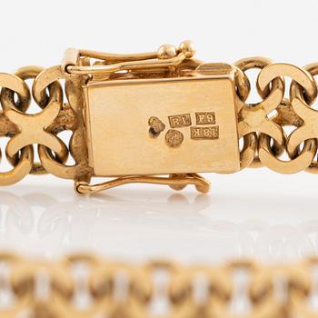 18K gold bracelet.