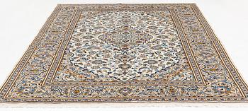 A Kashan carpet, 346 x 245 cm.