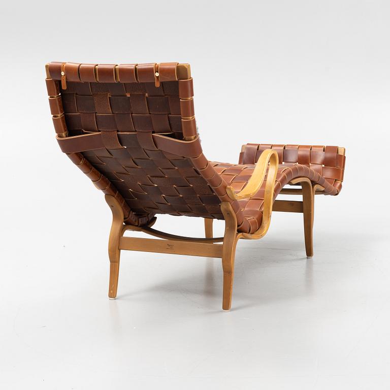 Bruno Mathsson, vilfåtölj, "Pernilla 3", Firma Karl Mathsson, 1950-tal.