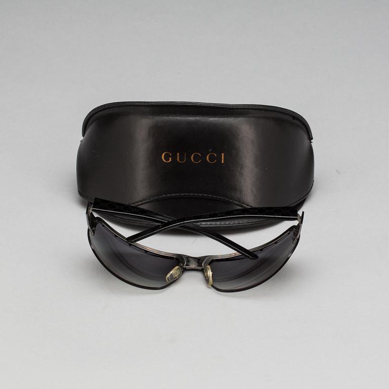 SOLGLASÖGON, Gucci.