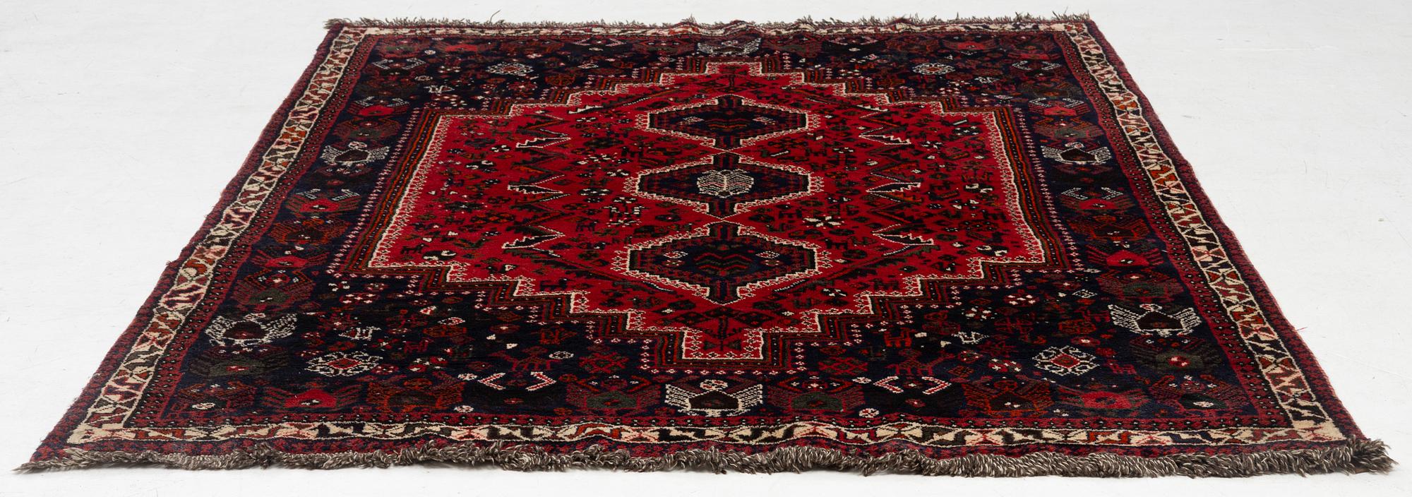 Carpet, oriental, approx. 237 x 174 cm.