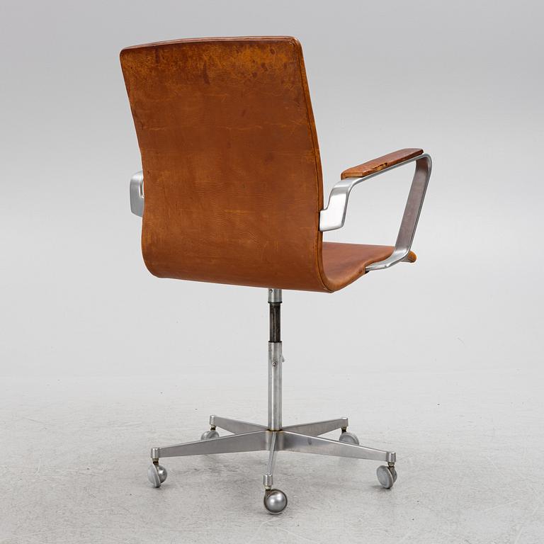 Arne Jacobsen, an "Oxford" swivel chair, Fritz Hansen, Denmark, 1971.