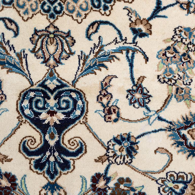 Matta, Nain, ca 293 x 197 cm.