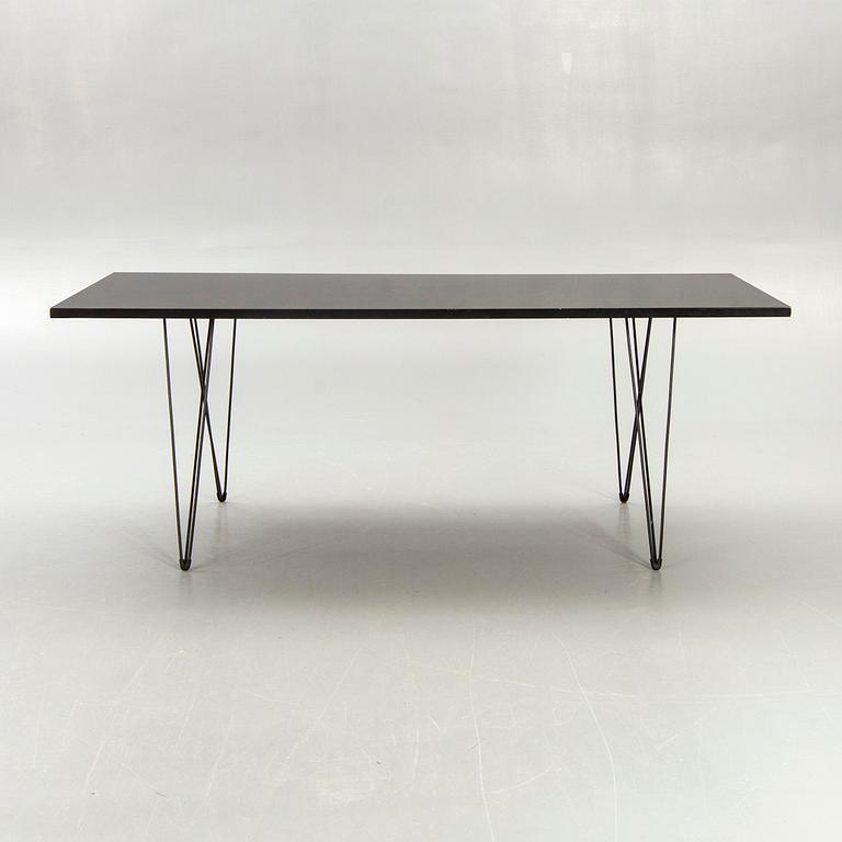 Andries & Hiroko van Onck, table,   "Tavolo Xz3" for Magis.