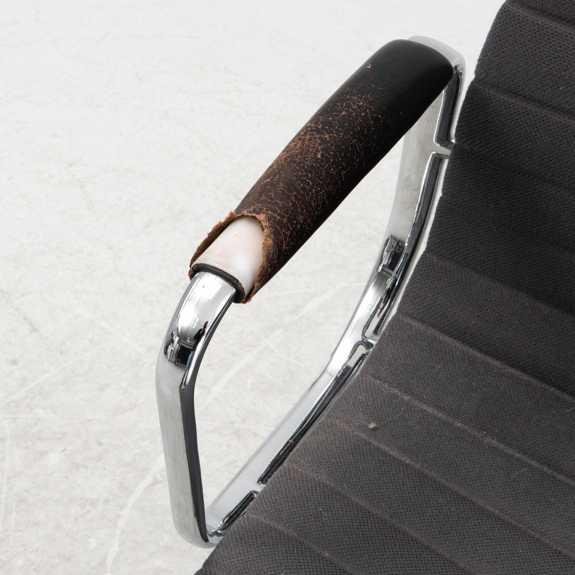 Charles & Ray Eames, EA 108 office chair, Vitra.