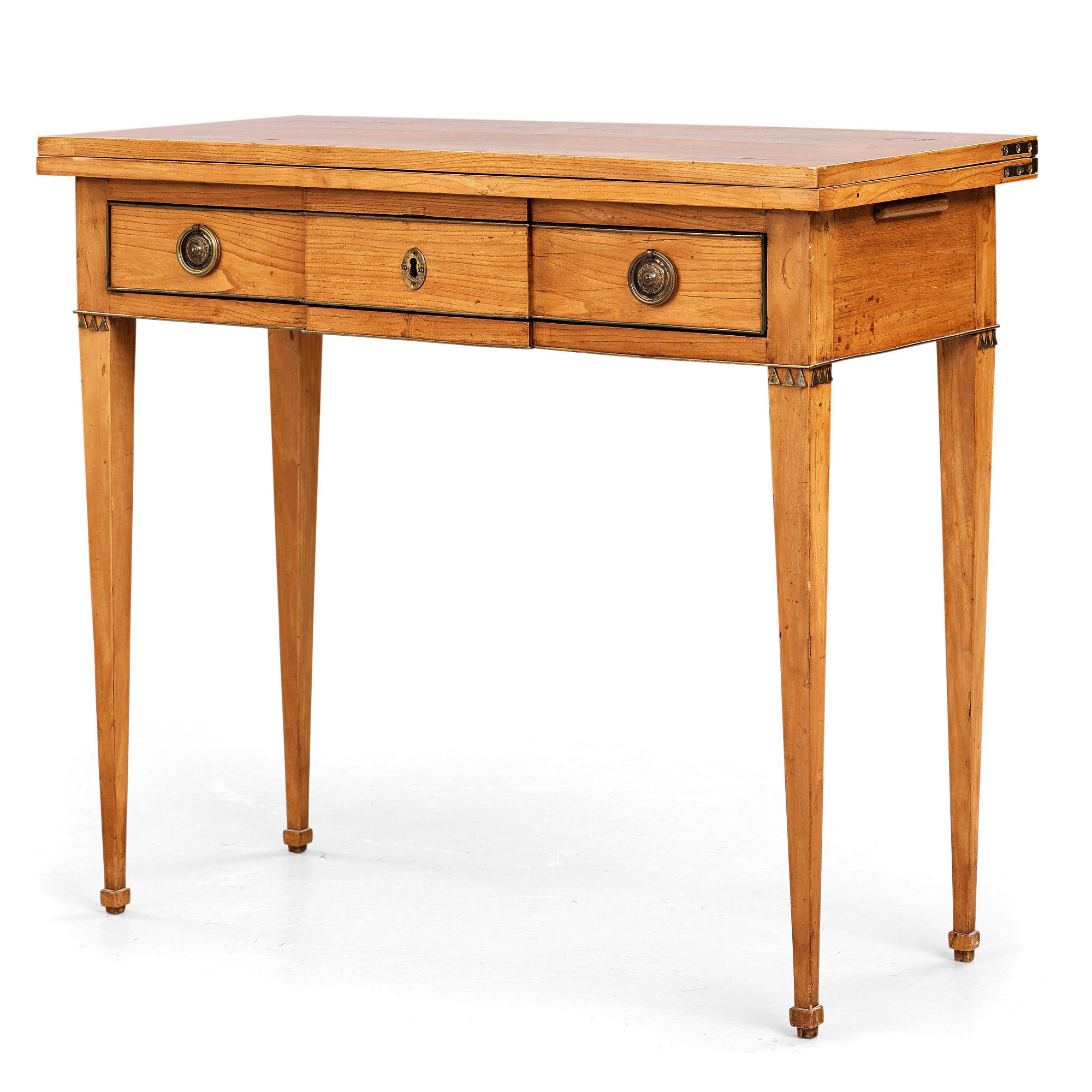 A late Gustavian card table, first half of the 19th century.