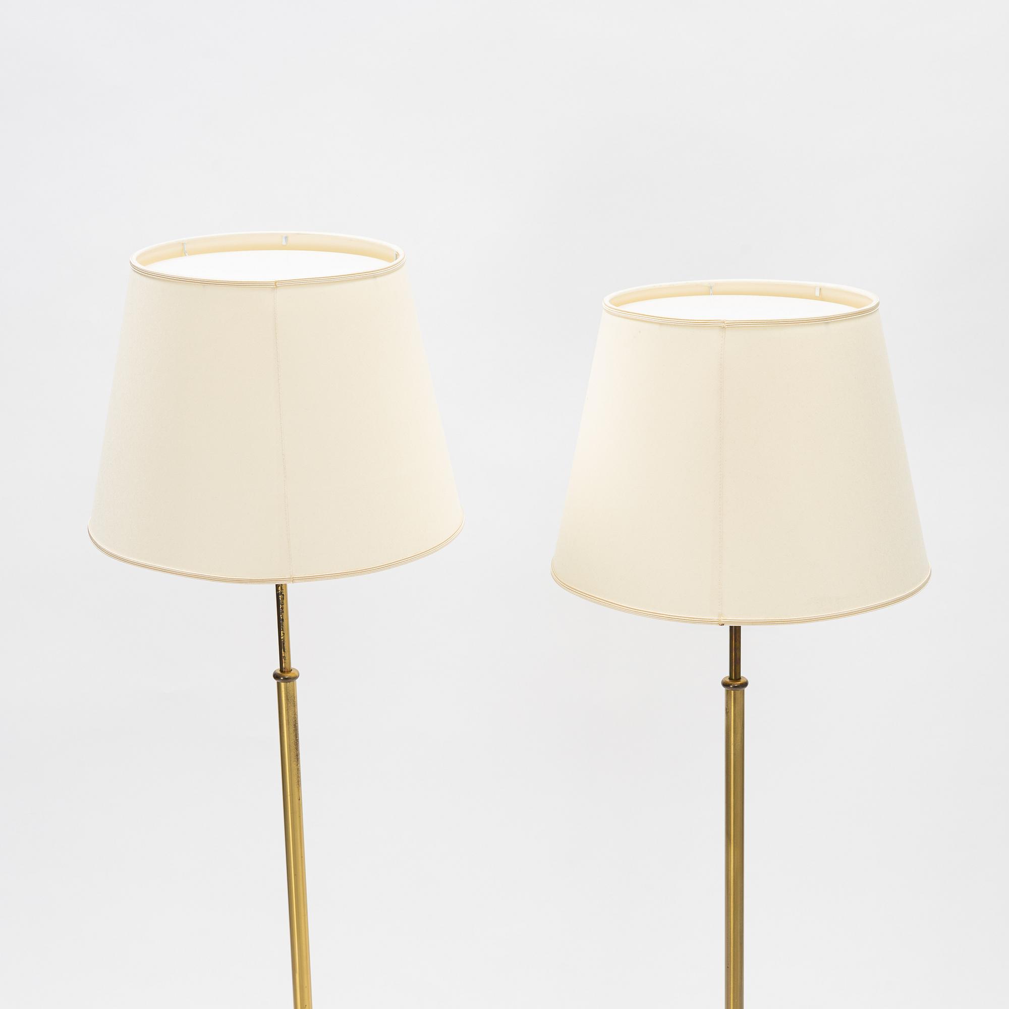 Josef Frank, golvlampor ett par, modell 2326, Firma Svenskt Tenn.