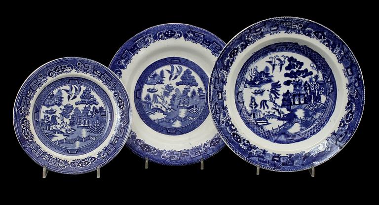 MATSERVISDELAR, 56 st, flintgods, "Willow", Gustavsberg.