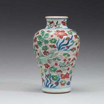 A wucai Transitional vase, 17th century.