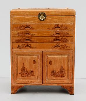 BESTICKSCHATULL, orientaliskt, 1900-talets första hälft.