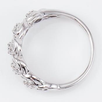 RING, 10K vitguld och olikslipade diamanter tot ca 0.38 ct.