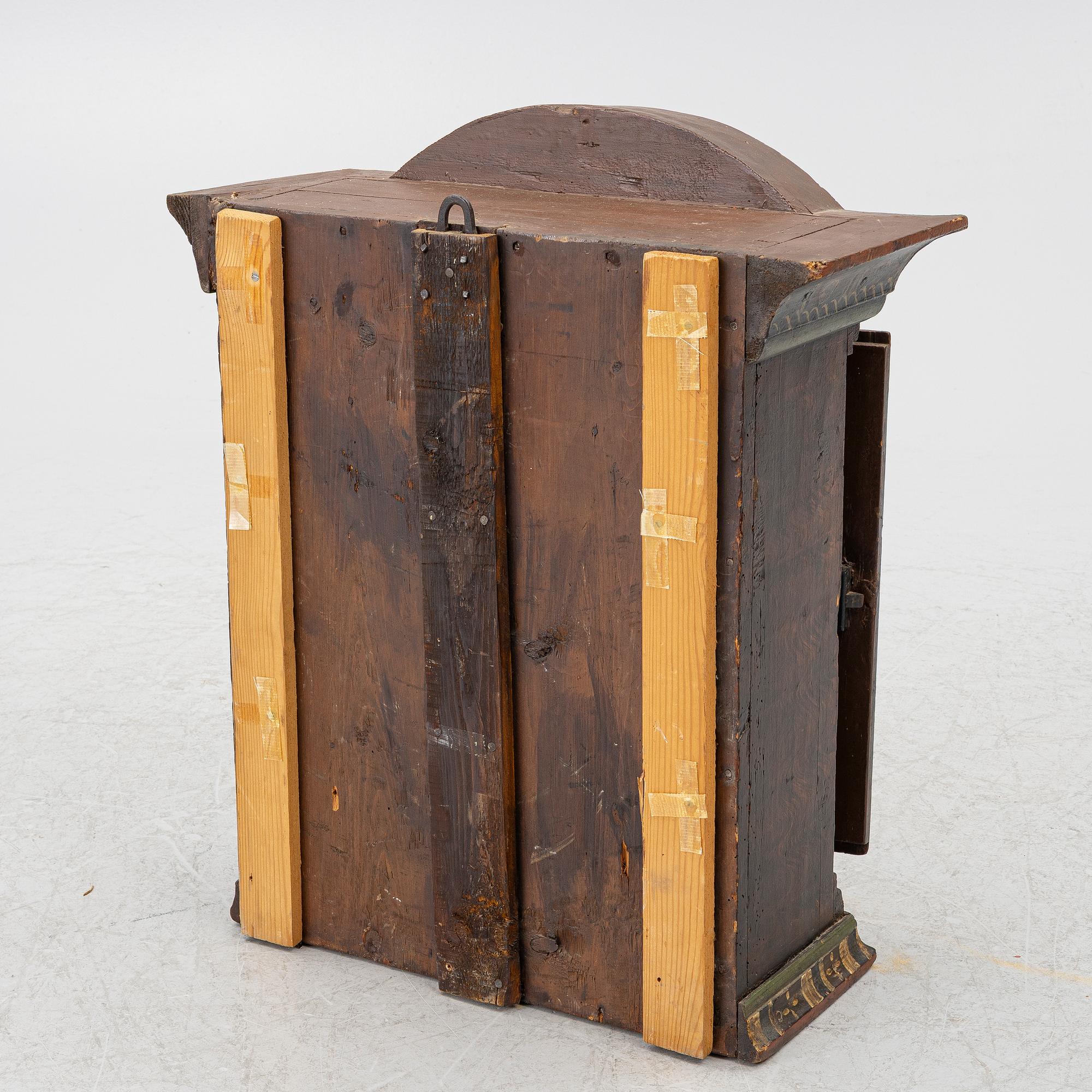 A hanging cabinet, 19th Century.