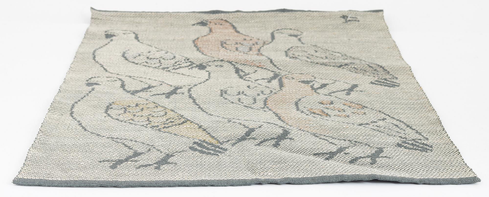 Dora Ljung, vävnad "Duvor", slätväv, 57 x 46 cm, signerad.