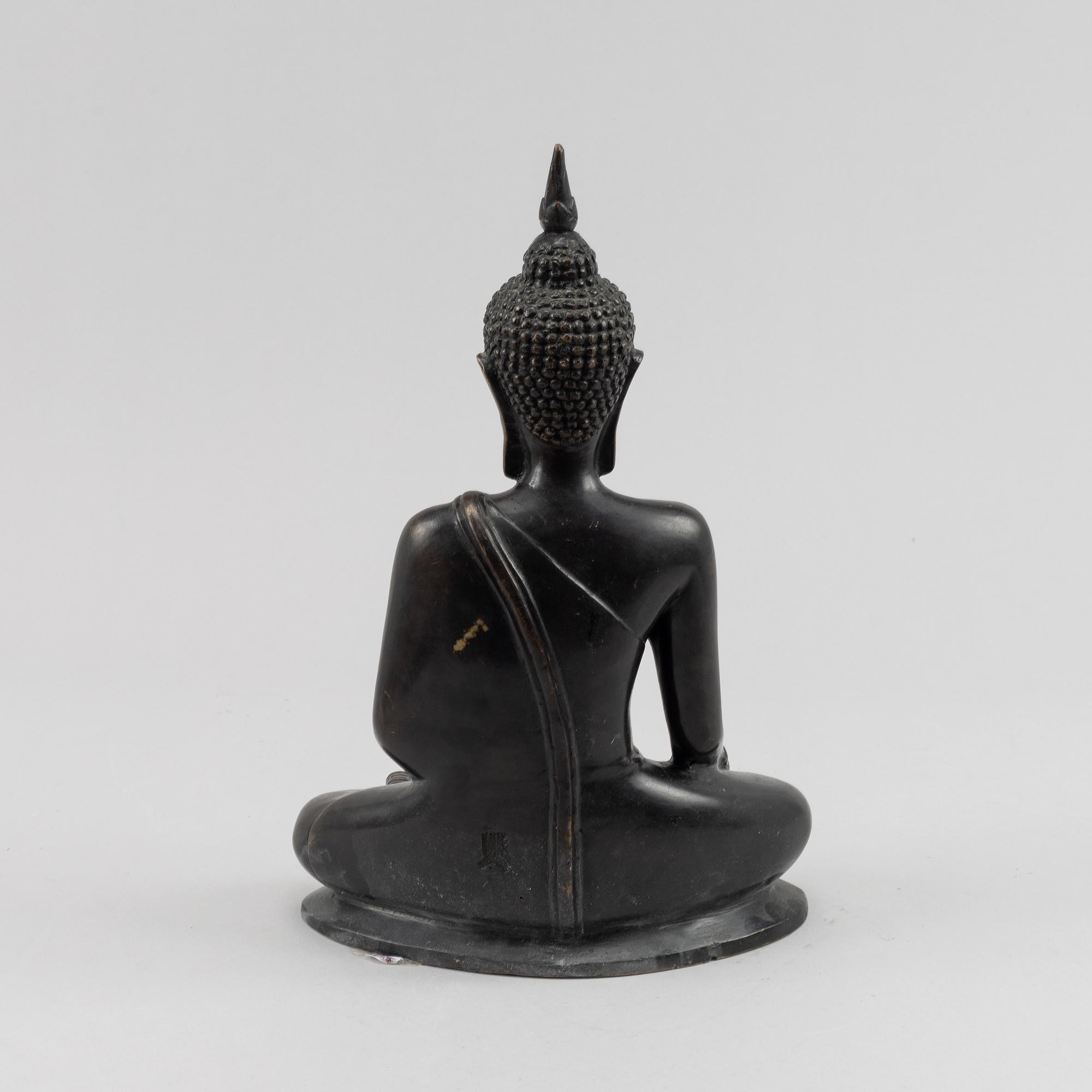 A Thai bronze buddha, 20th Century.