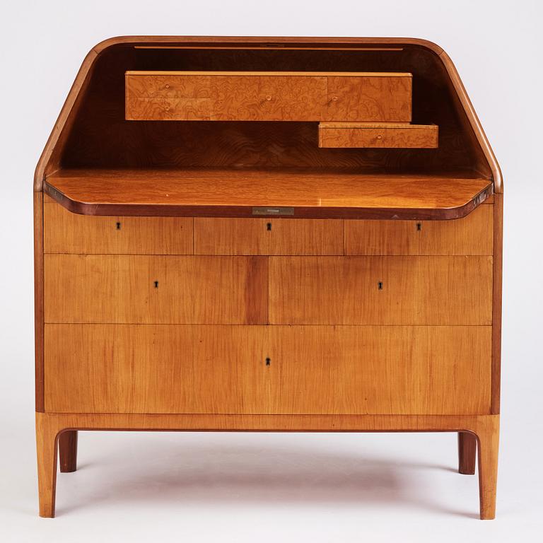 Oscar Nilsson, an olive ash veneered secretaire, a journeyman's work by Evert Kjellgren for Stockholm City Crafts Association, 1938.