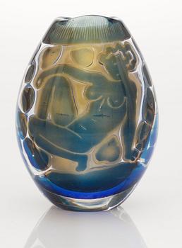An Edvin Öhrström ariel glass vase, Orrefors 1963.