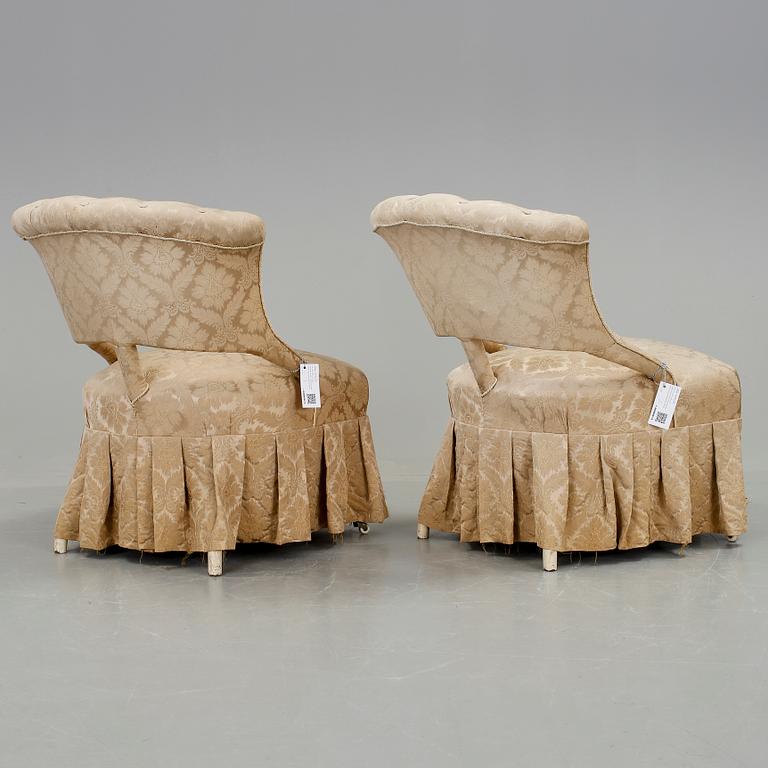 FÅTÖLJER, ett par, tapetserarstil, Oscarianska, omkring sekelskiftet 1900.