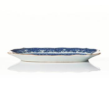 A blue and white serving dish, Qingdynasty, Qianlong (1736-95).