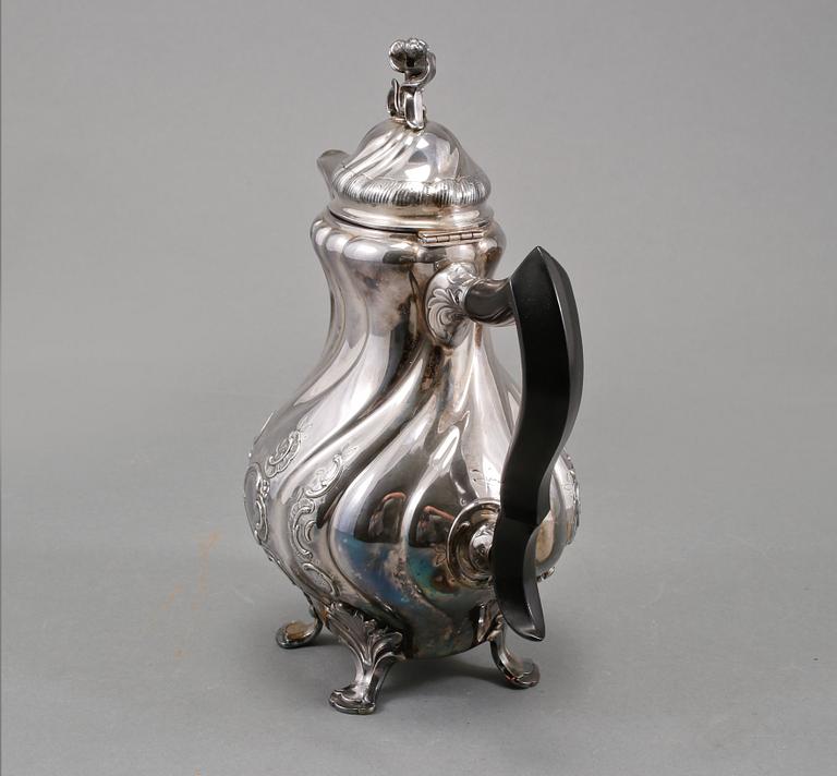 KANNA, silver, rokokostil, C G Hallberg, Stockholm, 1954, vikt 774 g.