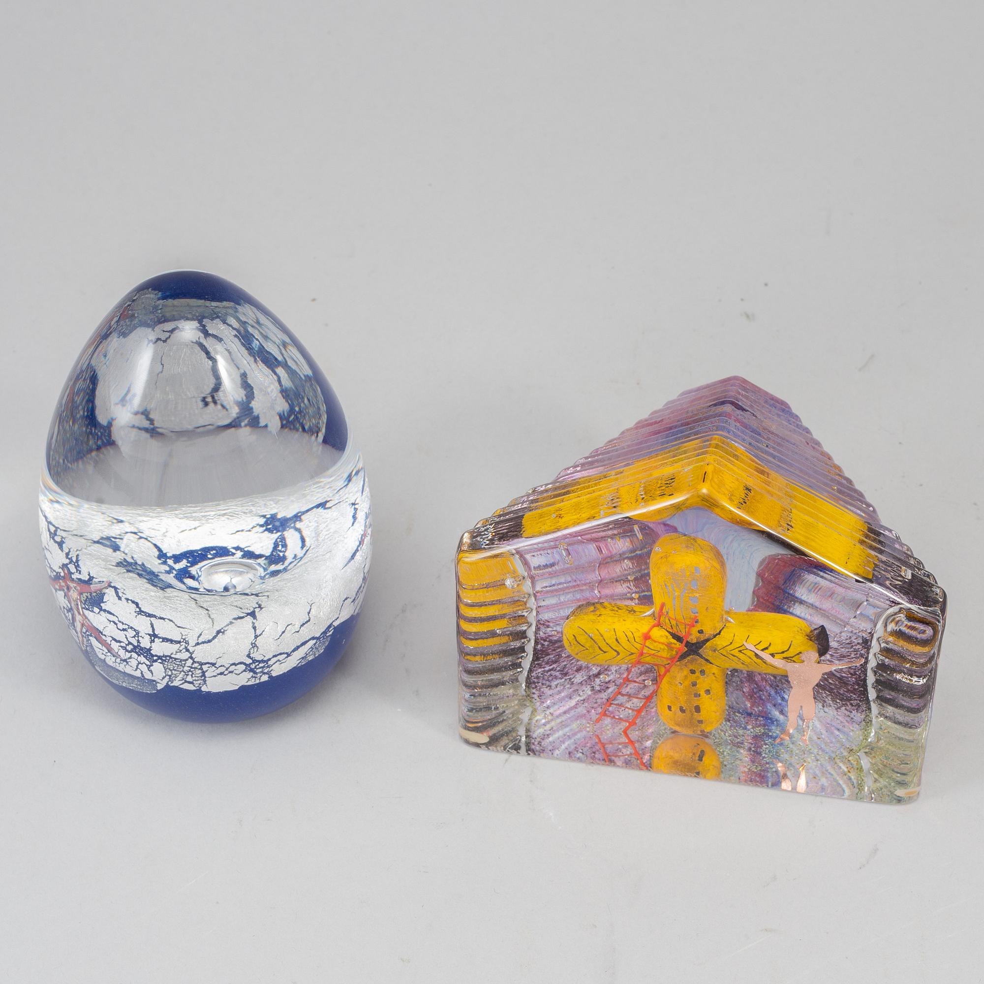 BERTIL VALLIEN, two glass sculptures. Kosta Boda.