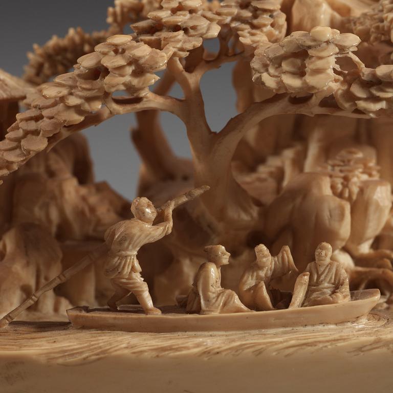 A large Ivory carving, late Qing dynasty.