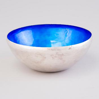 EVA HIDSTRÖM, sterling silver and enamel bowl, Kultakeskus, Hämeenlinna, Finland 1972.