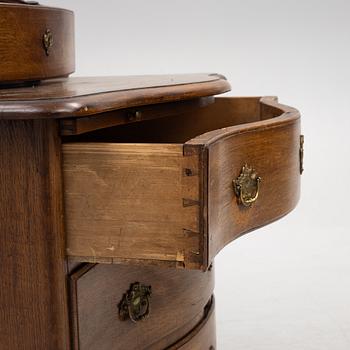 A late Baroque chest of drawers, first half of the 18th century.