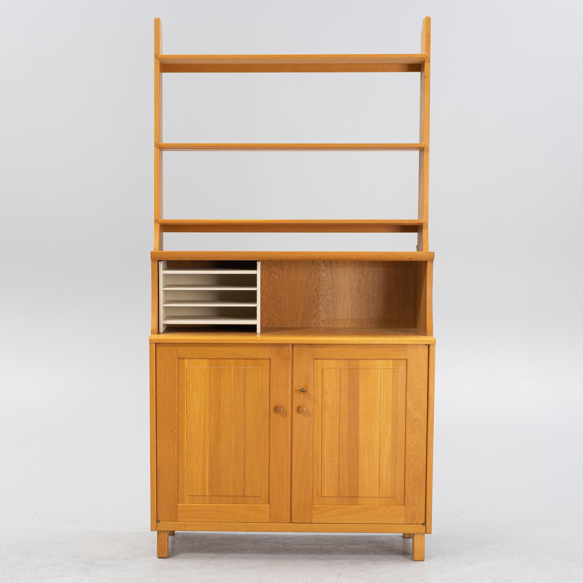 Carl Malmsten, a oak 'Visingsö' bookcase/cabinet, second half of the 20th Century.