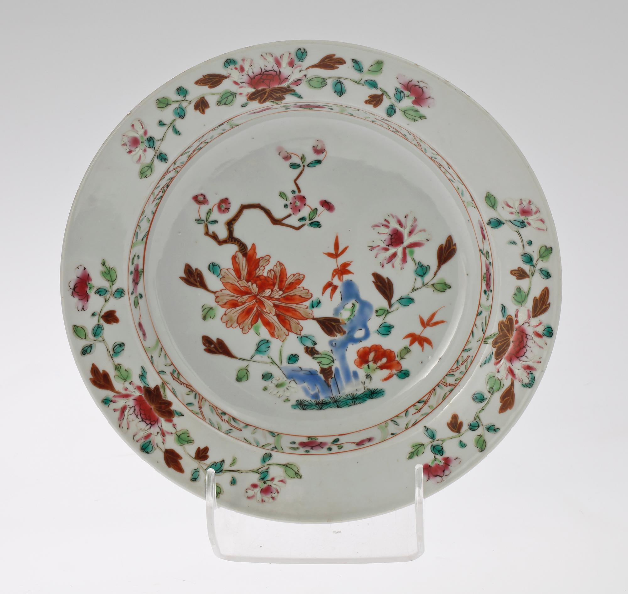 TALLRIKAR, 3 st, SKÅL samt SKÅLFAT, 4 st, porslin. Kina, bl a 1700-tal.