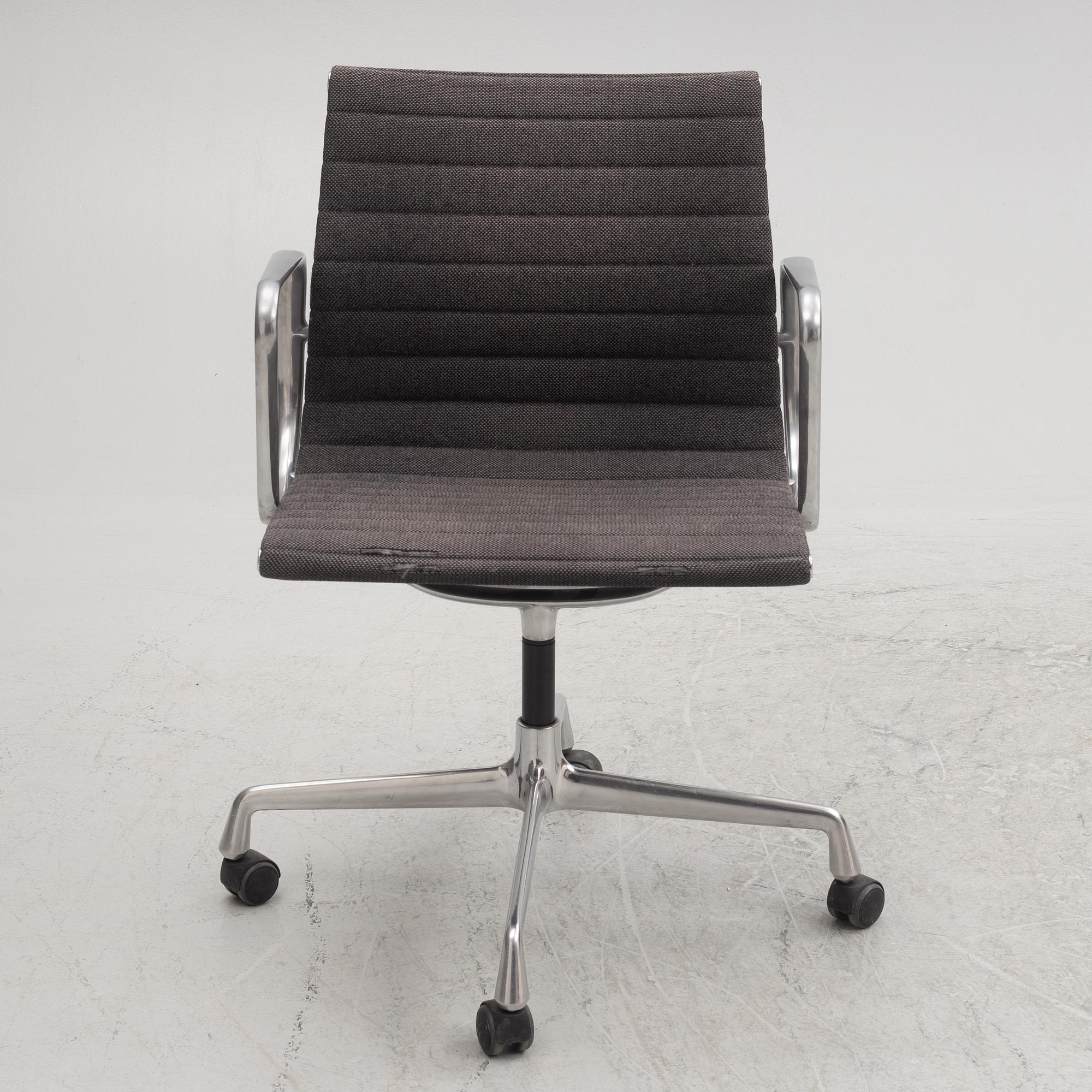 Charles & Ray Eames, an office swivel armchair, model EA 108, Vitra.
