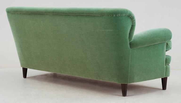 A Josef Frank sofa, Svenskt Tenn.