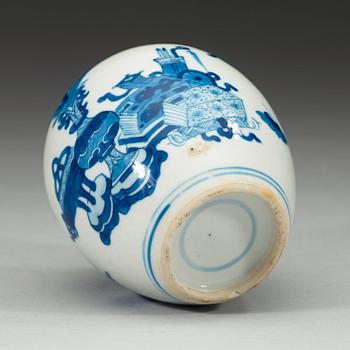 A blue and white jar, Qing dynasty Kangxi (1662-1722).