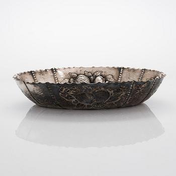 A silver fruit bowl, Eugen Marcus (retailer), Germany.