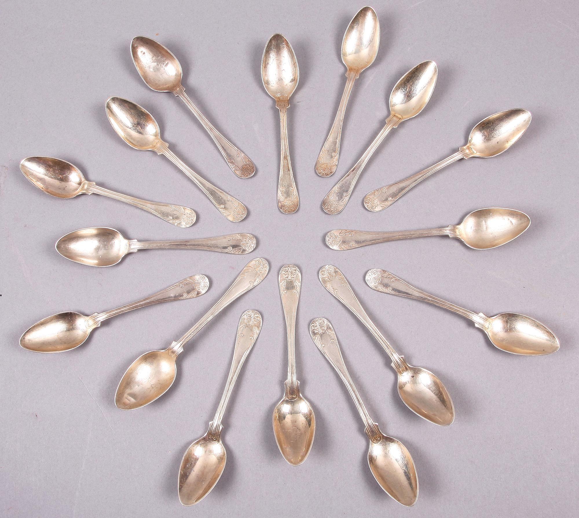 KAFFESKEDAR, 16 st, silver, "Gammal fransk", flertal mästarstämplar, tidigt 1900-tal.