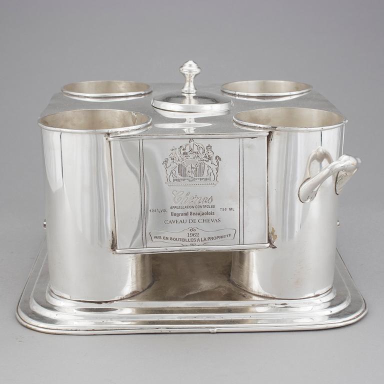 VITVINKYLARE, för fyra flaskor, 1900-talets slut.