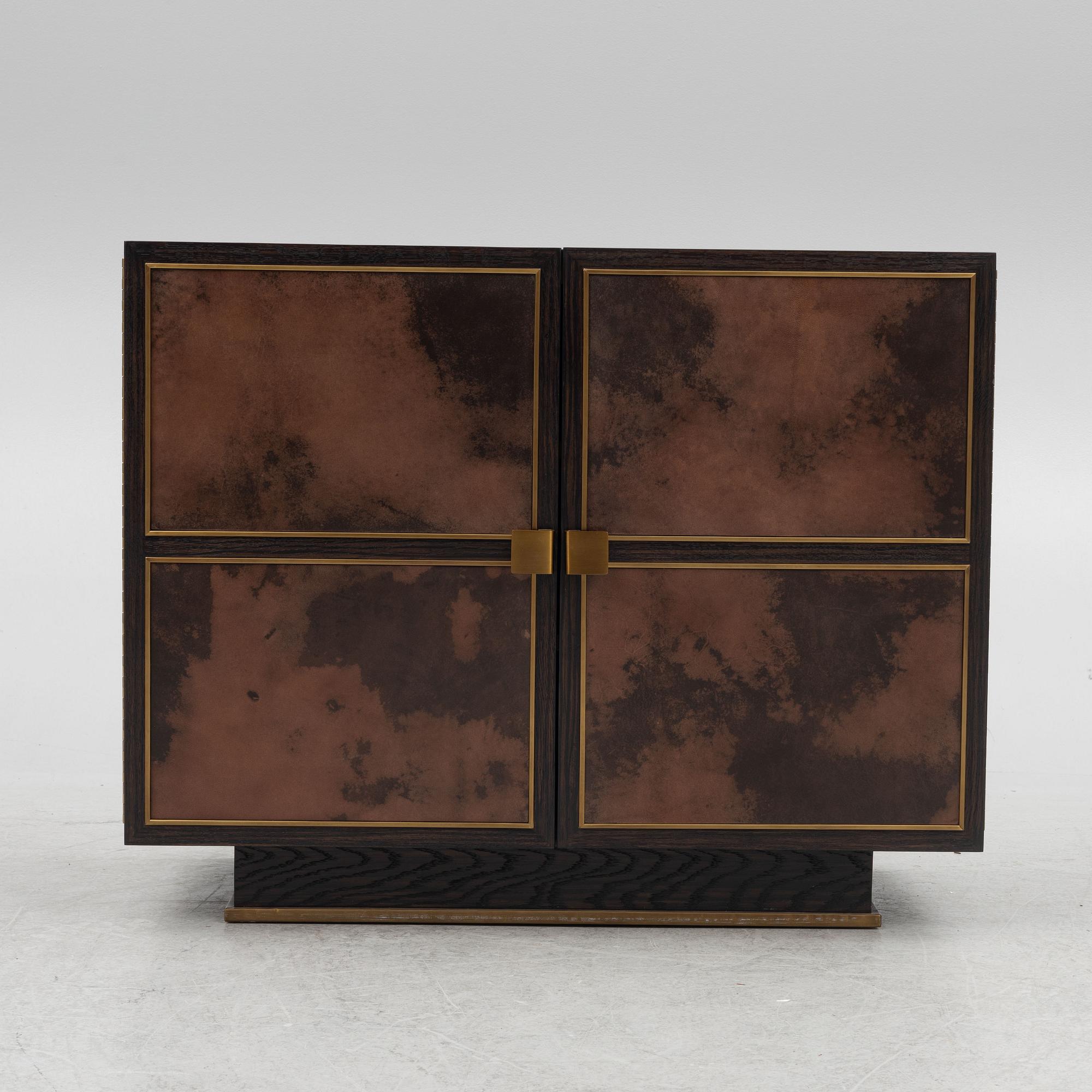 Julian Chichester, skåp, "Lille Short Cabinet", samtida.