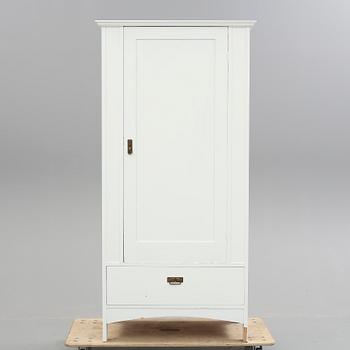 KLÄDSKÅP, 1900-talets början.