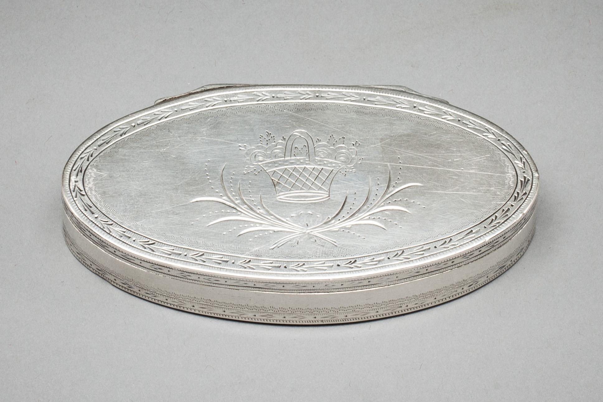 SNUSDOSA, silver, Nils Limnelius, Stockholm, 1804. Vikt ca 70g.
