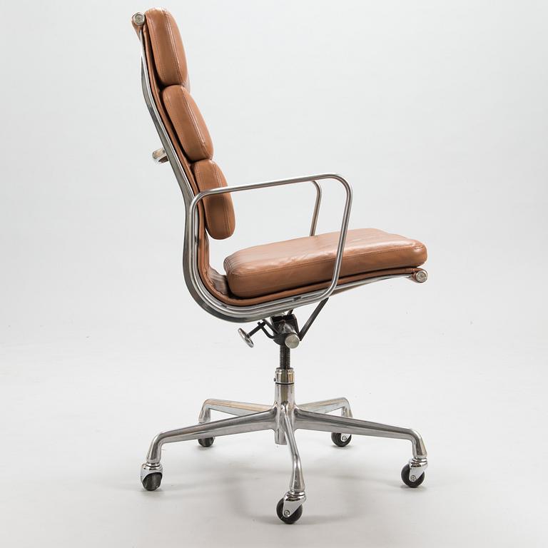 Charles & Ray Eames, Office chair, EA 219/ Soft Pad, Herman Miller, 1980s. Design year 1969.