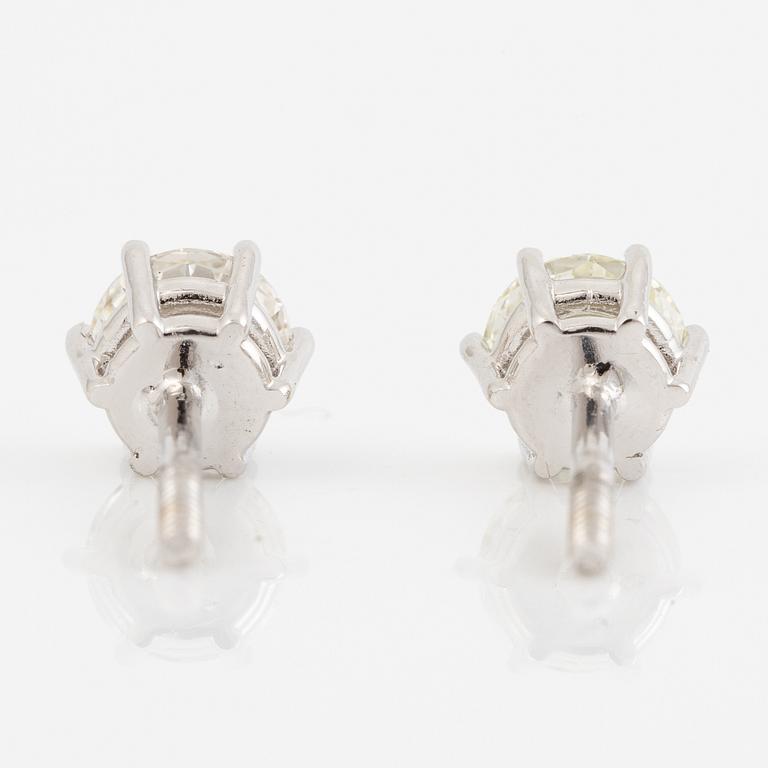 Örhängen 18K vitguld med briljantslipade diamanter.