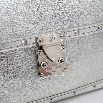 LOUIS VUITTON, a silver coloured leather handbag.