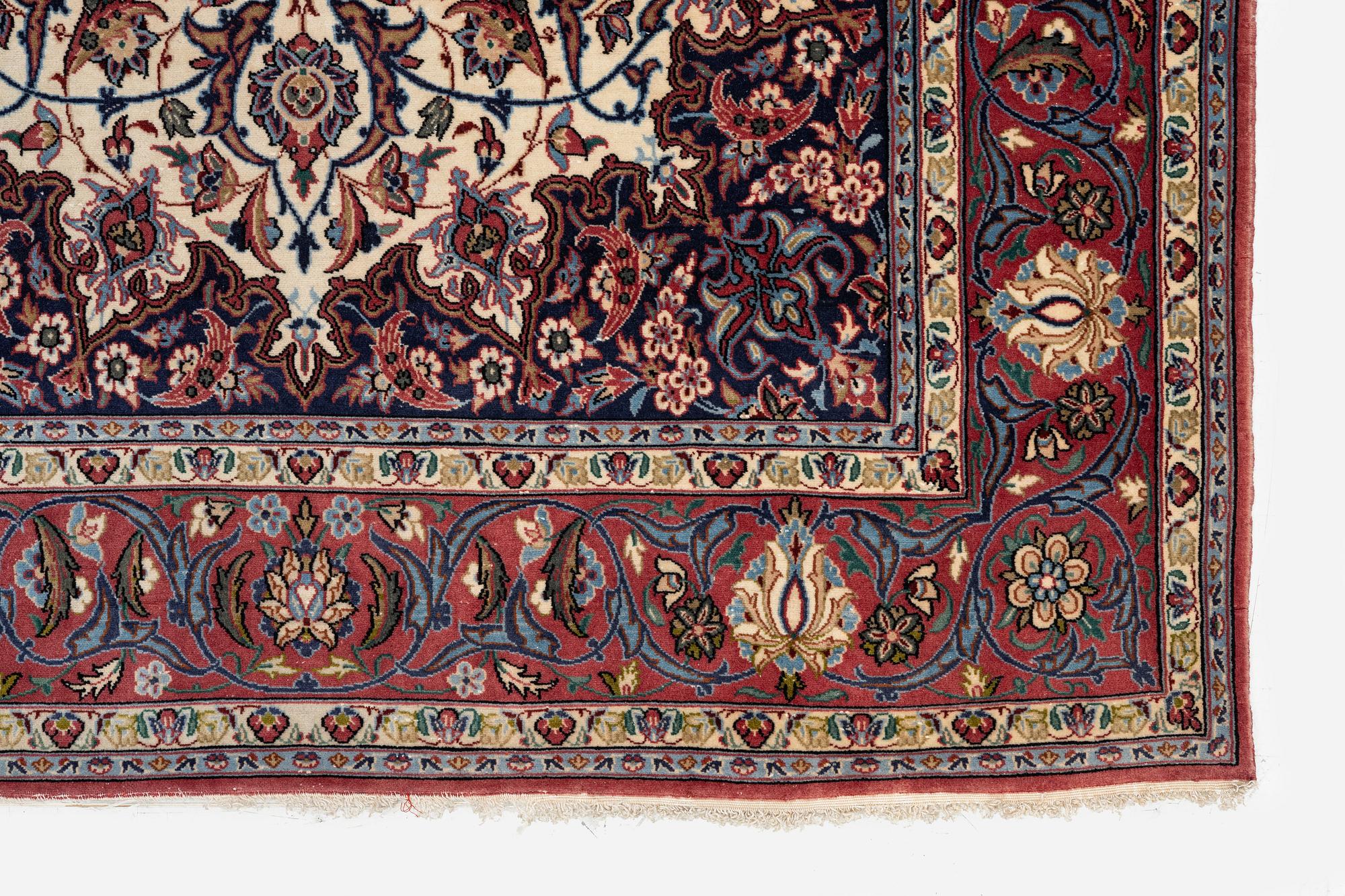 An Isfahan rug, Central Persia, c. 175 x 110 cm.